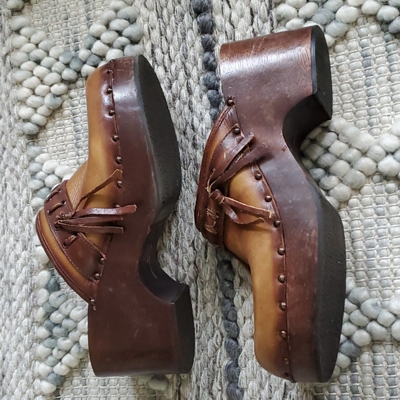 Y2K 90's Curfew Sedona Wooden Heel Studed Clogs Leather Women's Sz 10M Brazil - Picture 1 of 13